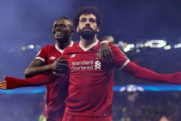 El Fútbol Club Barcelona esta en la busqueda de un delantero top para el mercado de fichajes de verano. Aunque el nombre que sigue sonando es el de Robert Lewandowski, el equipo culé sueña con Sadio Mané y Mohamed Salah quienes podrían costar 90 y 120 millones respectivamente.