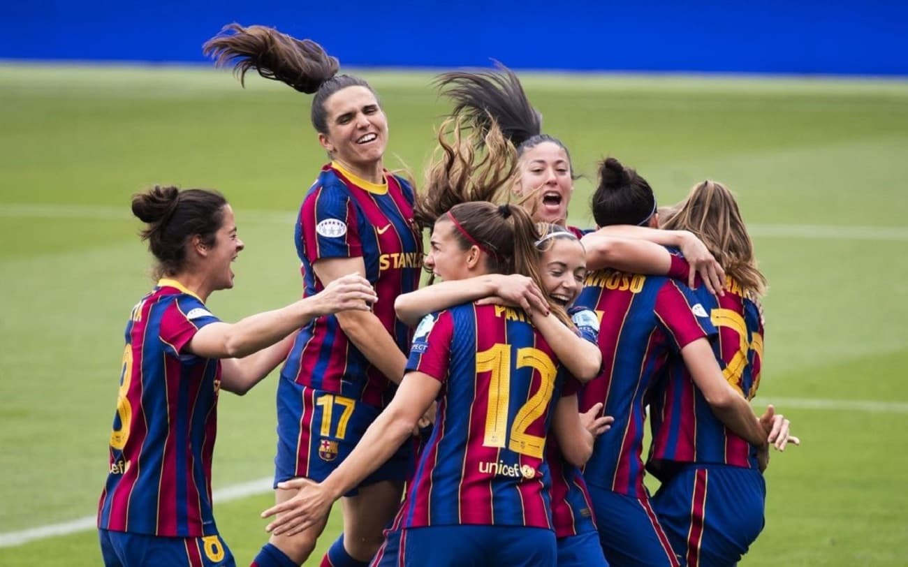 El Fútbol Club Barcelona Femenino enfrentará al Wolfsburgo Femenino en la primera llave de las semifinales de la UEFA Champions League Femenina que se disputará el sábado 23 de abril con horario a definir. Las entradas podrán comprarse en la página oficial del Barcelona y de haber un remanente podrá comprarse en el estadio.