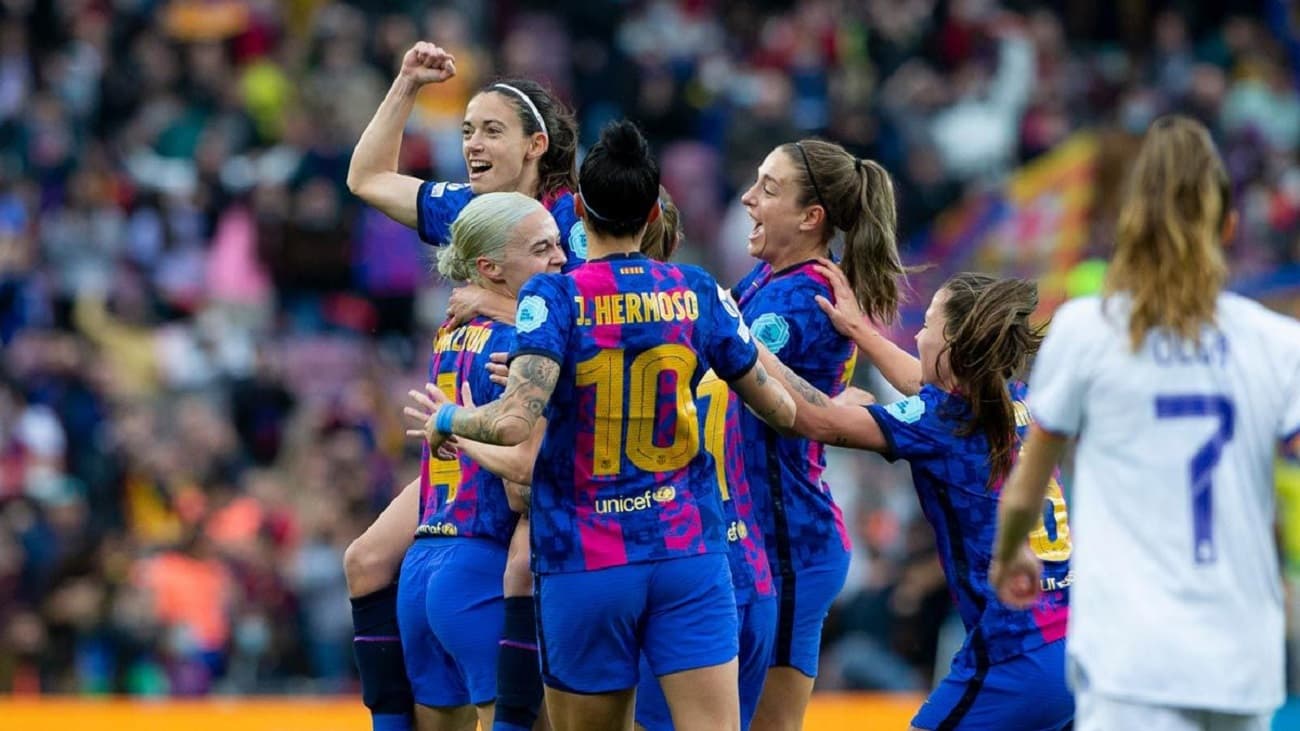 El Fútbol Club Barcelona Femenino enfrentará al Wolfsburgo Femenino por las semifinales de la UEFA Champions League Femenina este viernes 22 de abril a las 18:45 en el Estadio Camp Nou y el encuentro podrá verse a través del canal DAZN así como también por su canal de Youtube.