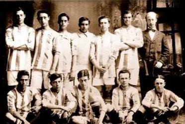 El fútbol español tiene muchos clubes que existen desde hace más de 100 años pero el más longevo de todos es el Real Club Recreativo de Huelva.