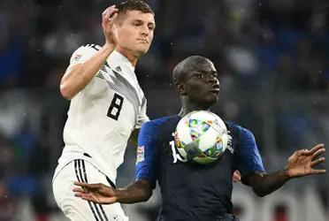 El futbolista alemán cobra casi dos veces lo que gana el francés y practicamente no tuvo incidencia en las semifinales de la Champions League.