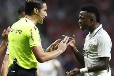 El futbolista brasileño está envuelto en polémica todas las fechas.