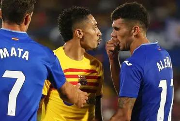 El futbolista brasileño había recibido antes un golpe que terminó en su respuesta.