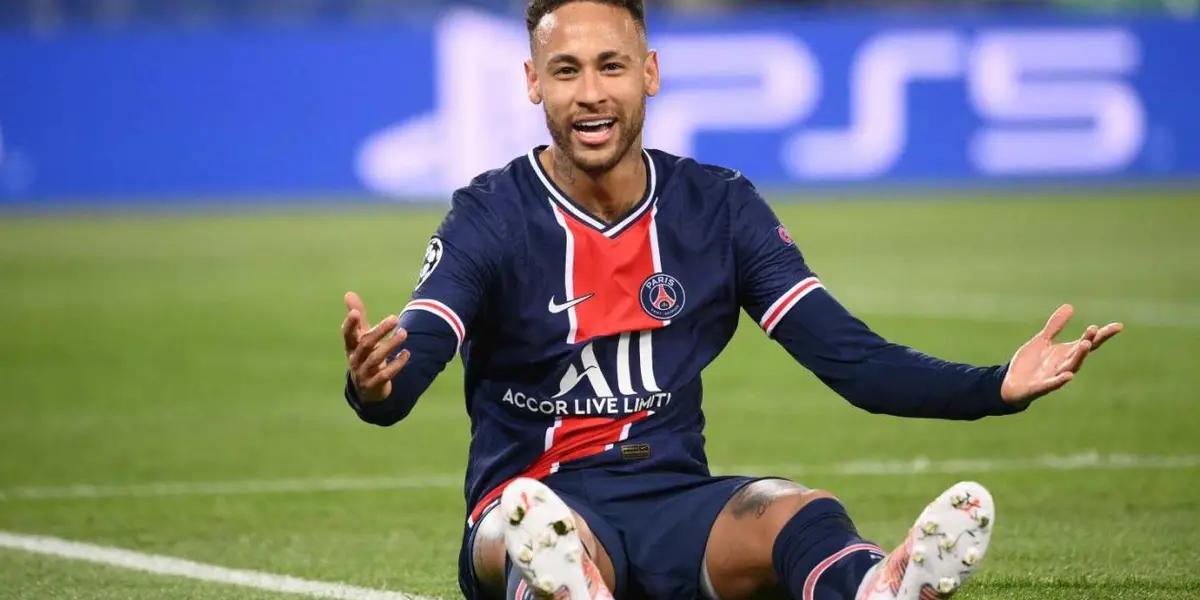 El futbolista del PSG se compró una mansión de 3 millones en Alphaville, San Pablo, y tiene siete suites, ascensor panorámico y garaje para 20 autos.