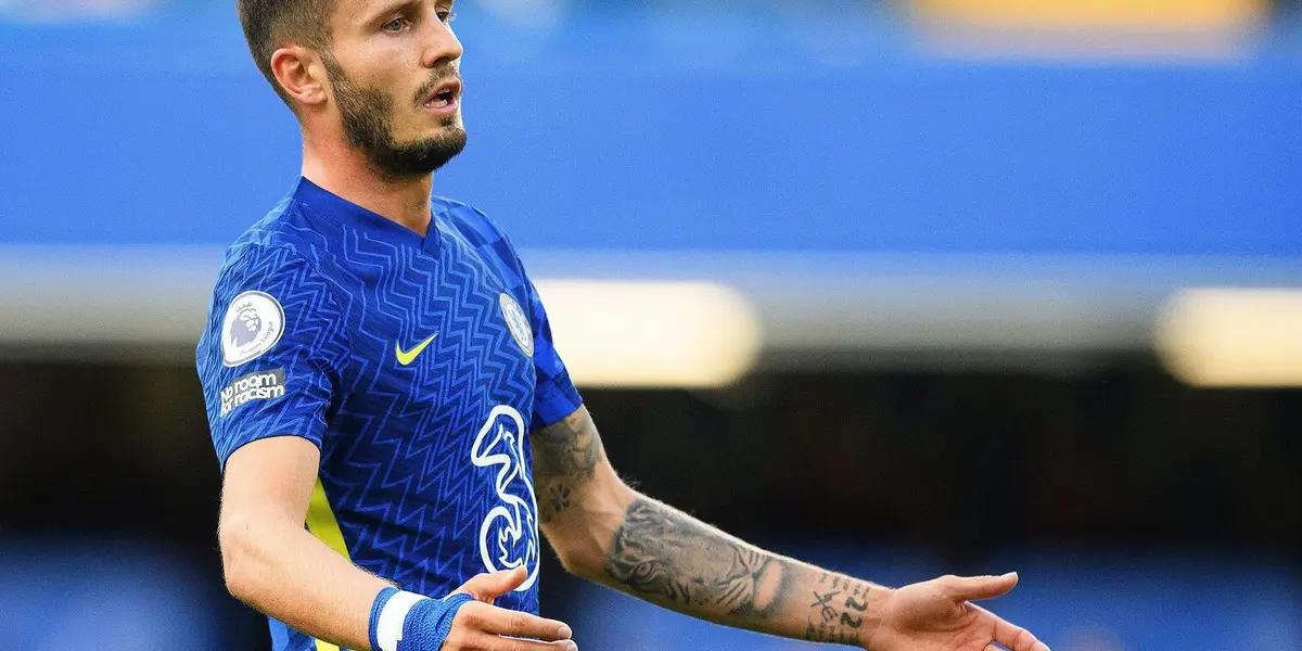 El futbolista español se marchó al Chelsea debido a problemas con Simeone, pero en el equipo inglés no es tenido en cuenta y su carrera cada vez parece estancarse mas.