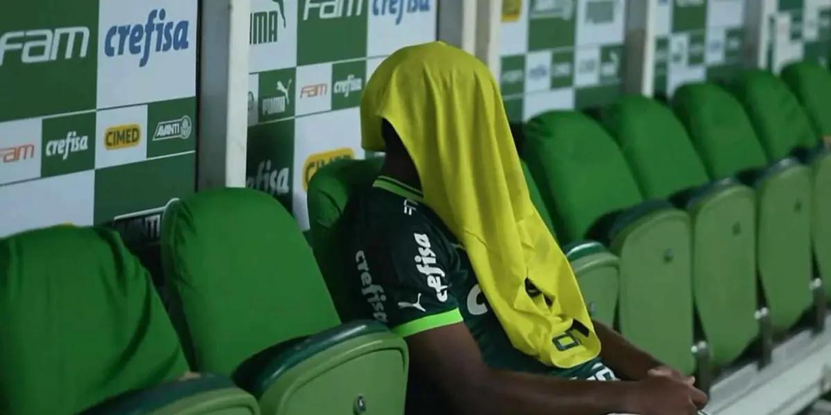 El futbolista que compró anticipadamente el Merengue fue sustituido en el segundo tiempo y no escondió su disconformidad personal.