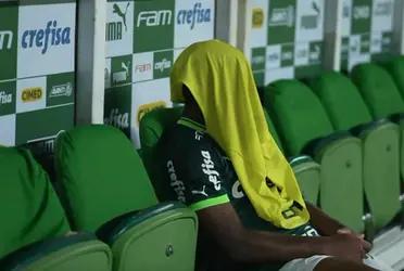 El futbolista que compró anticipadamente el Merengue fue sustituido en el segundo tiempo y no escondió su disconformidad personal.