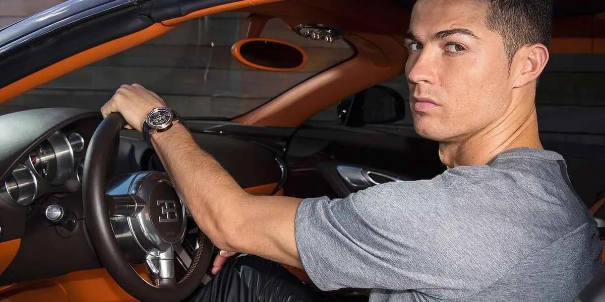 El futbolista será visto por las calles de Manchester con su nuevo coche, un Bugatti Centodieci que próximamente llegará a la puerta de su casa.