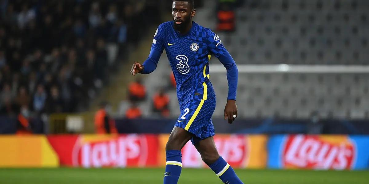 El futuro de Rudiger, central alemán del Chelsea de 28 años, parece que está en el Real Madrid. Según reporta la prensa británica, el defensa y el club merengue habrían llegado a un "acuerdo informal" para la incorporación del central germano el verano que viene.