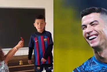El hijo de Cristiano Ronaldo lució una camiseta de FC Barcelona y habría una explicación al respecto