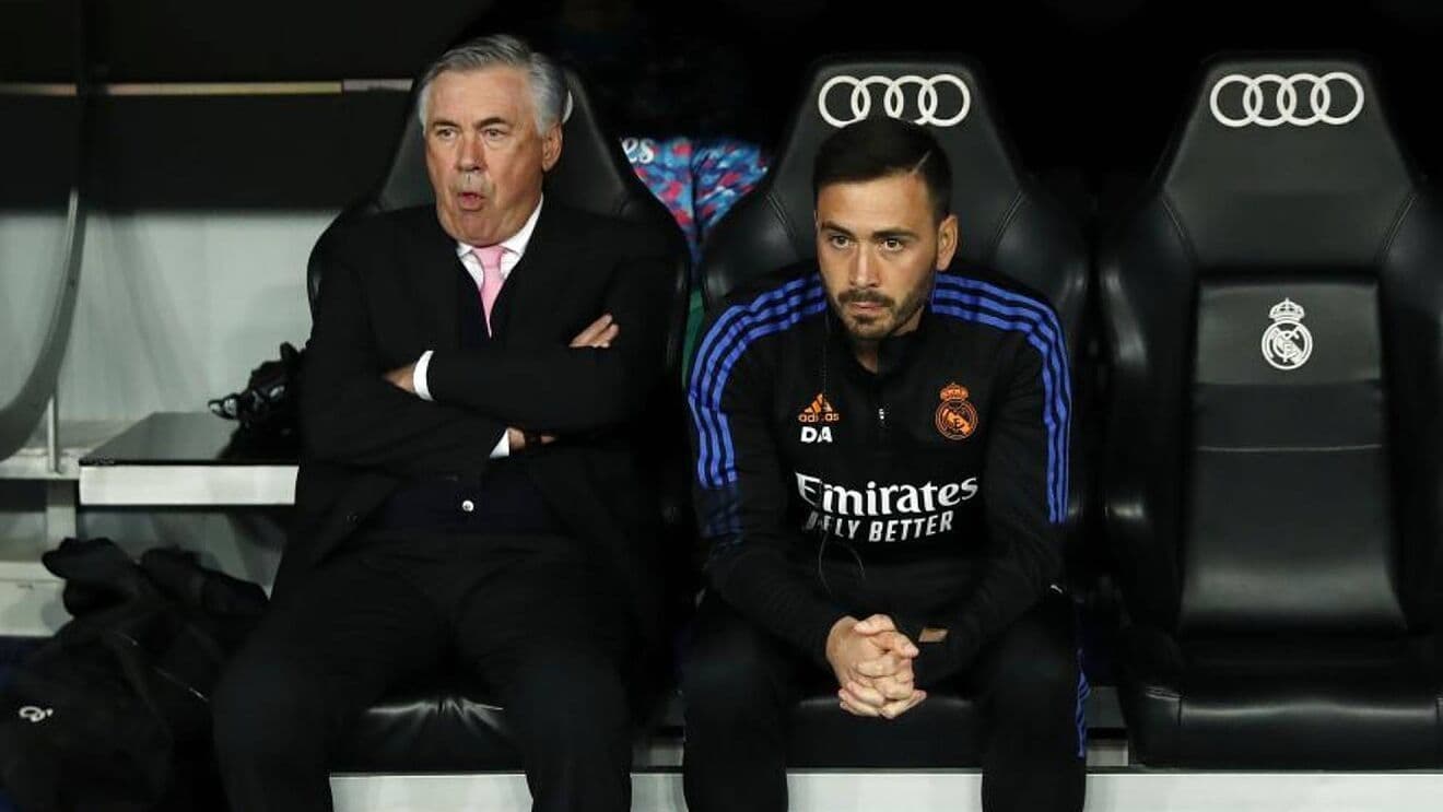 El hijo del entrenador del conjunto merengue, es uno de los ayudantes más importantes que tiene Carletto en su banquillo y en un futuro, será su sucesor.