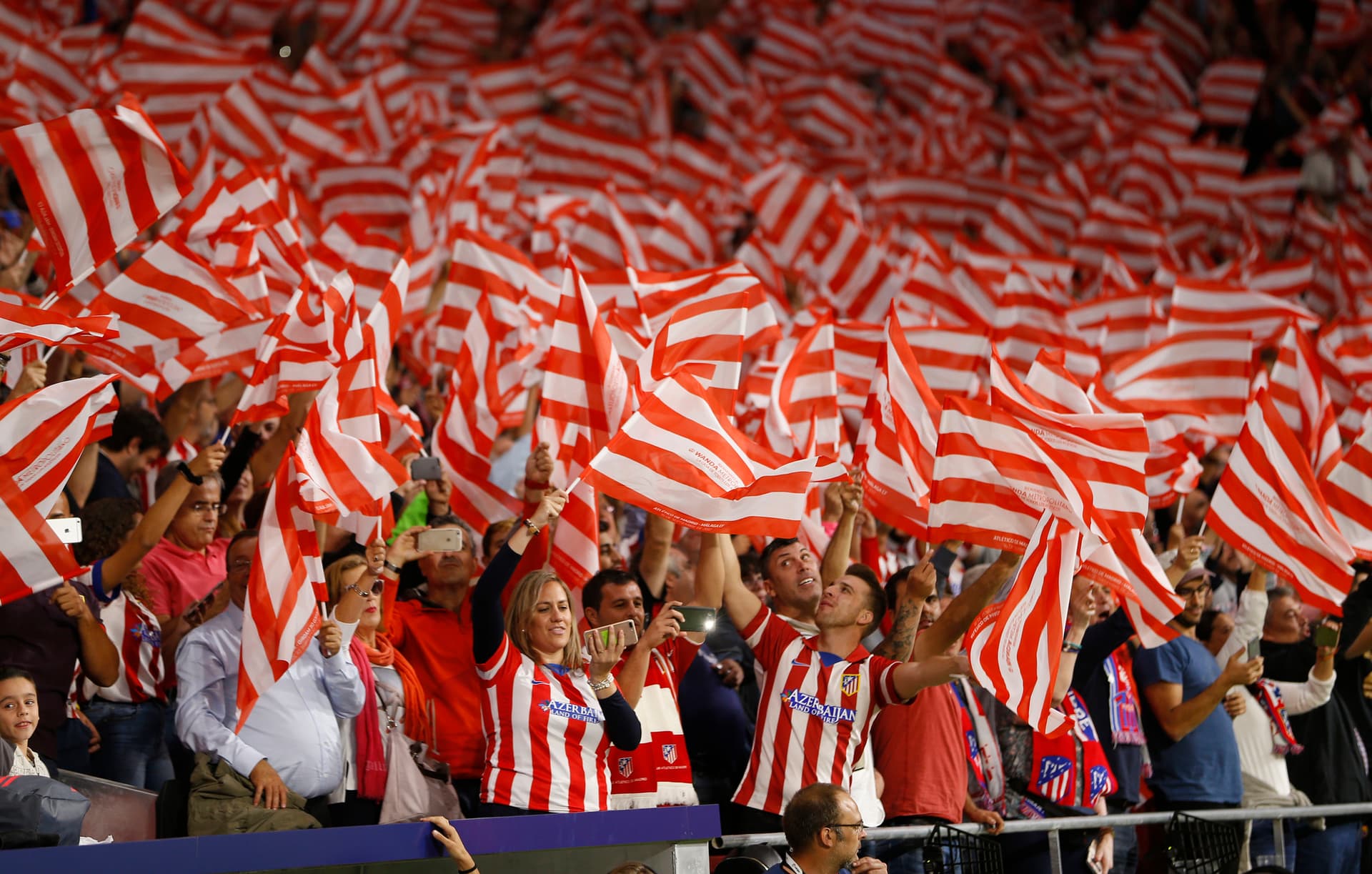El himno del Atlético de Madrid es un cantico que evoca la pasión de sus hinchas por el club y la fiereza que ha demostrado para salir campeón siempre apoyados por sus fieles simpatizantes. El himno ha tenido dos versiones a lo largo de su historia.