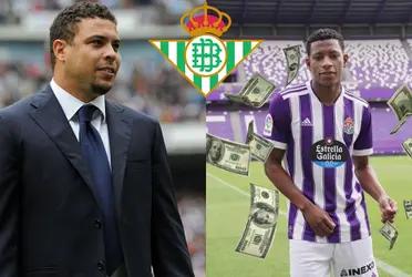 El internacional ecuatoriano y figura en el ascenso del Real Valladolid a la primera división española, Gonzalo Plata, despierta interés de los verdiblancos para la próxima temporada