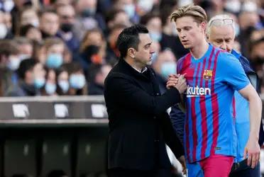 El internacional neerlandés Frenkie de Jong será muy tenido en cuenta en el conjunto blaugrana. Pero solo podría partir en caso que su salida asegure dos movimientos de mercado en favor del Barcelona.