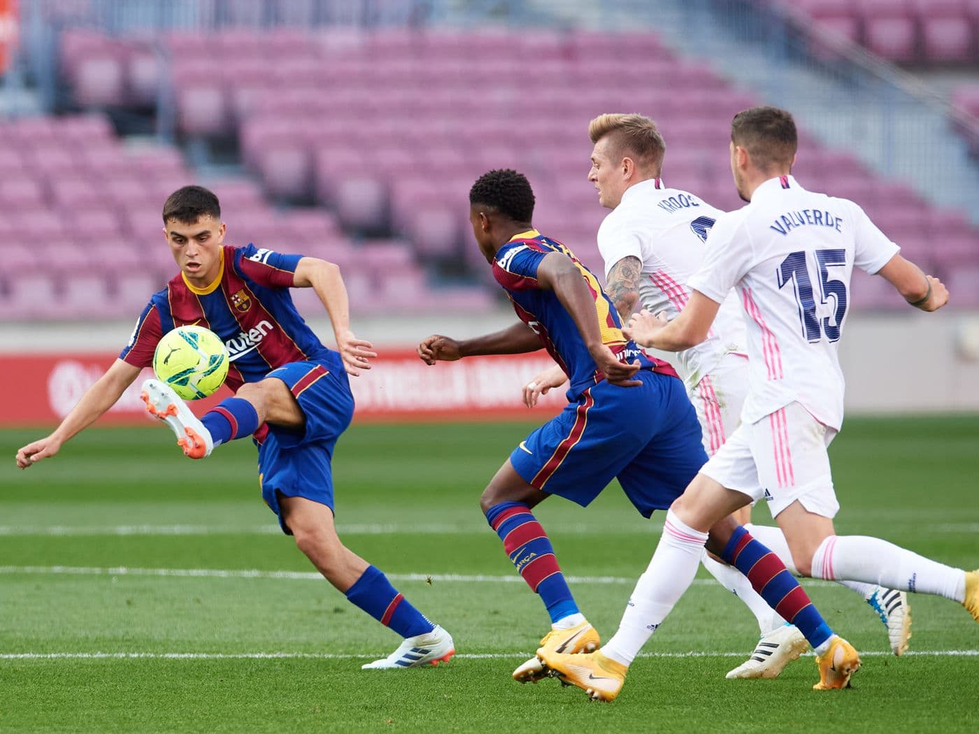 El joven centrocampista del Barça recuerda que hizo una prueba con el club blanco cuando tenía 15 años y aseguró que ellos lo rechazaron, él nunca lo habría hecho.