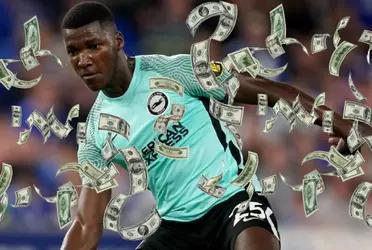 El joven delantero de 20 años Moisés Caicedo ha sido una de las revelaciones del Brighton & Hove Albion Football Club de la Premier League. A partir de su cambio físico, los interesados han aumentado.