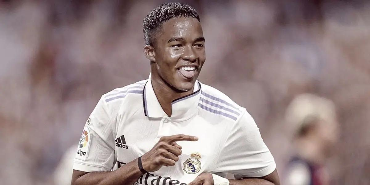 El joven delantero del Palmeiras se vestirá de blanco a partir de 2024.