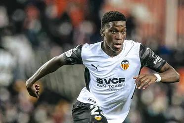 El jugador llegó al Valencia en busca de sumar minutos; luego de no lograrlo con el Leipzig al que llegó tras no renovar con el Barca. Actualmente, tiene mercado en Europa.