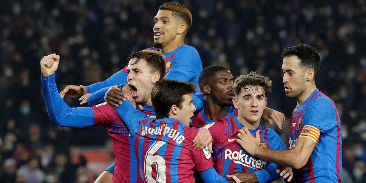 El jugador neerlandés tiene ofertas de otros equipos de Europa y el Barza quiere venderlo si o si para recuperar