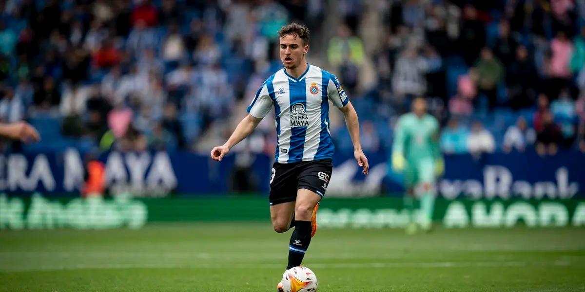 El larteral izquierdo del Espanyol es una de las joyas del mercado. Actualmente sin definir su renovación con los Periquitos, el Barcelona apuntó a sus condiciones.