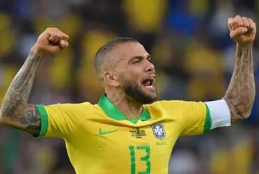 El lateral brasilero explicó su salida del club.