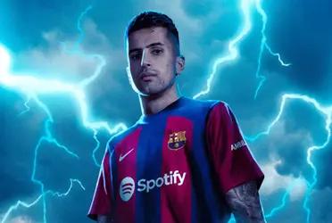 El lateral del Manchester City seguirá su carrera como cedido en el Barcelona por una temporada