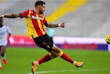 El lateral derecho del Racing Club de Lens interesa en el Wanda Metropolitano para la temporada que se avecina. Seduce por su proyección al ataque y es una de las mejores actuaciones de la Ligue 1