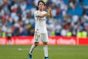 El lateral español no vería con malos ojos su salida para poder ganar minutos de juego.