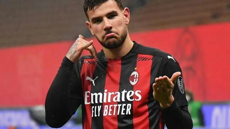 El lateral francés es una de las figuras de la Serie A y una parte clave en el funcionamiento del Milan.