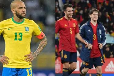 El lateral de la selección brasileña elogió a sus ex compañeros y señaló que son jugadores mágicos.