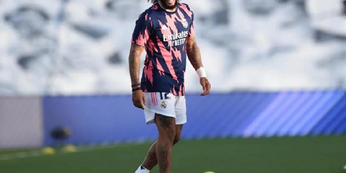 El lateral merengue está evaluando qué pasos dar respecto al futuro de su carrera, y ya se piensa lejos del Real Madrid. Detalles de una partida que empieza a construirse.