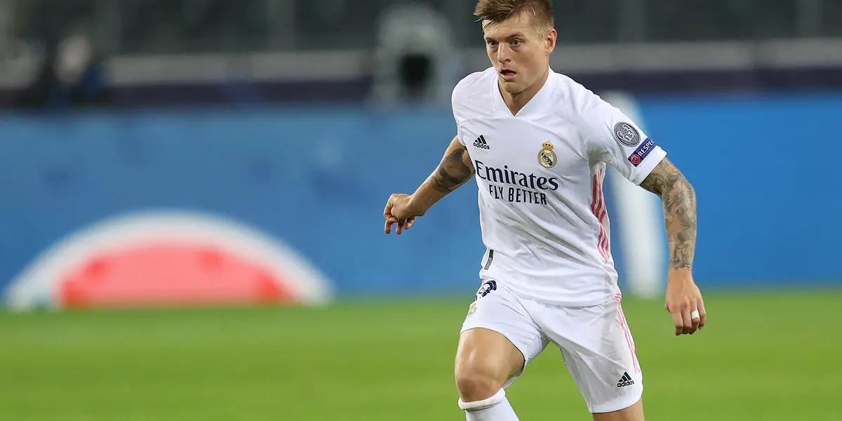 El mediocampista alemán en llamas.