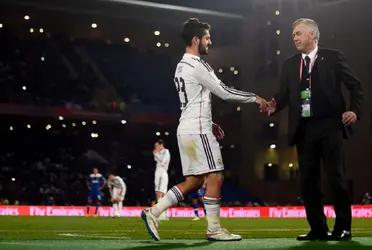 El mediocampista expuso una situación que incomodó a su entrenador durante el último encuentro del Real Madrid. A la vista de todos, el técnico quedó expuesto por el futbolista merengue. Detalles de la interna.