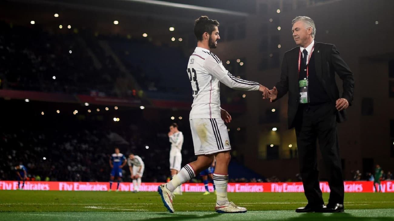 El mediocampista expuso una situación que incomodó a su entrenador durante el último encuentro del Real Madrid. A la vista de todos, el técnico quedó expuesto por el futbolista merengue. Detalles de la interna.