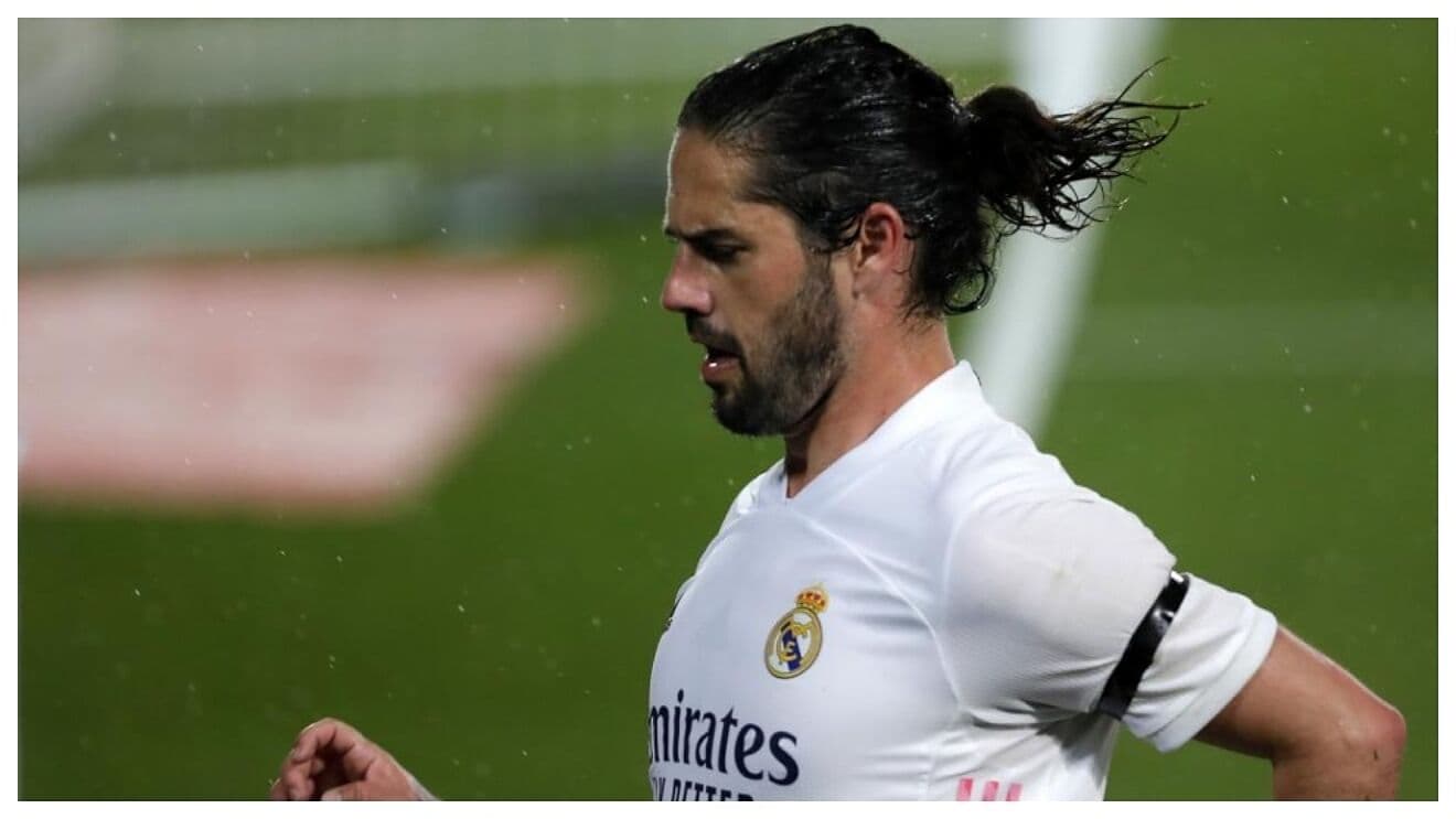 El mediocampista merengue, Isco, está con un pie fuera del Real Madrid y ya hay varios clubes interesados en hacerse con la ficha del futbolista. El Inter y el Milán están disputando una carrera para ver quien de los dos se lo lleva.