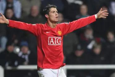 El mercado de pases más loco de la historia esta por finalizar y se acaba de oficializar el fichaje de Cristiano Ronaldo al Manchester United. El portugues vuelve tras 12 años a Old Trafford y acá te contamos todo lo que tenes que saber acerca del fichaje.