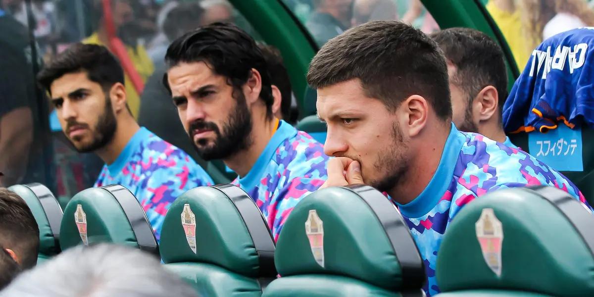 El Merengue le quedó muy grande y ahora le cuesta conseguir club.