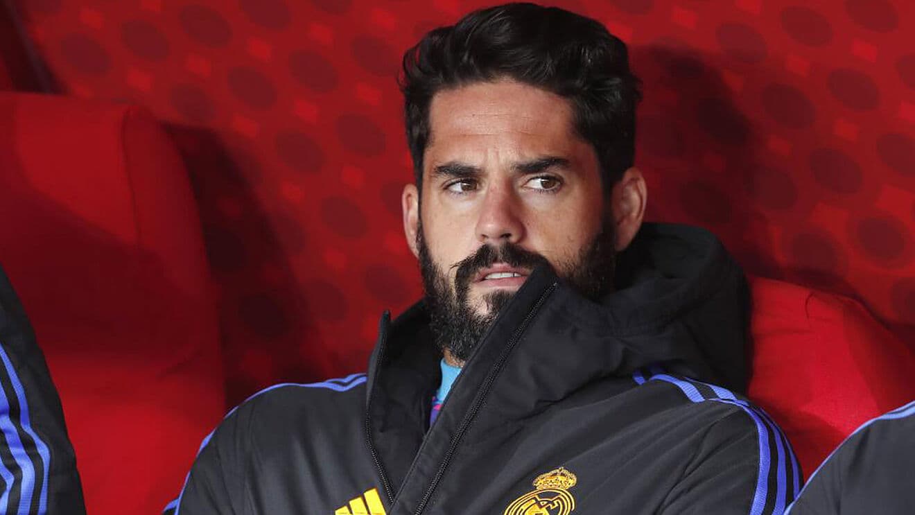 El nuevo rico del planeta fútbol, el Newcastle, está dispuesto a lanzarse al mercado en la búsqueda de Isco. El malagueño finaliza su contrato con Real Madrid en junio próximo y éste es el último mercado en que los merengues pueden capitalizarlo.