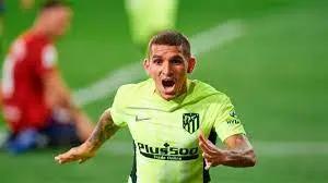 El padre de Lucas Torreira salió a hablar luego de las palabras del jugador.