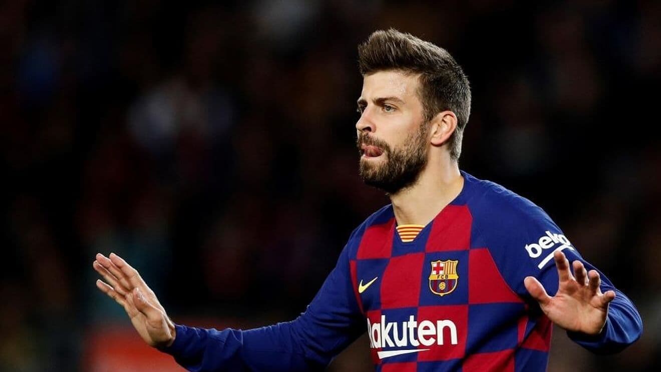 El periodista Lluis Canut ha revelado los sueldos que perciben los jugadores del Barcelona.Siendo Piqué el del contrato más oneroso, 28 millones de euros brutos, hasta que difirió su sueldo.