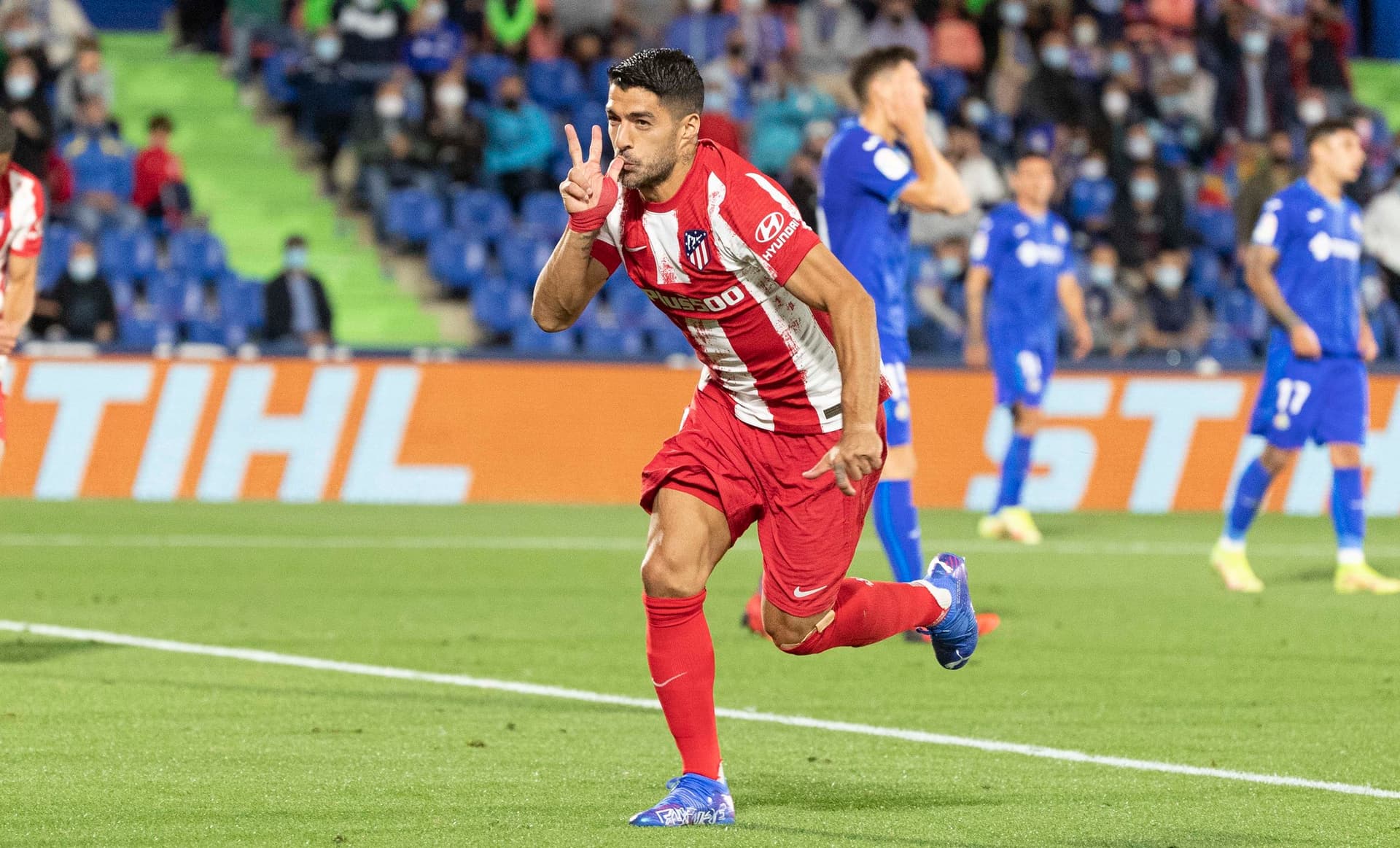 El pistolero uruguayo acaba de darle la victoria al equipo colchonero frente al Getafe con doblete, con estos goles ya superó las espectativas que tenían sobre él y le está haciendo valer al Atlético Madrid cada centavo que pusieron en su ficha.