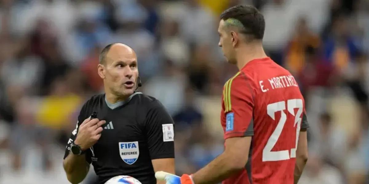 El portero argentino le dijo a Mateus Lahoz que es el peor del mundial por mucha distancia.