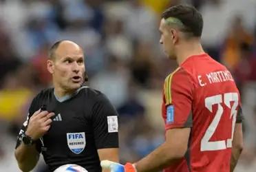 El portero argentino le dijo a Mateus Lahoz que es el peor del mundial por mucha distancia.