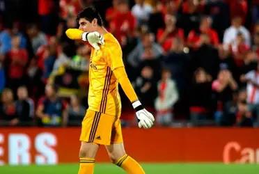 El portero belga no puede sacarse de la cabeza ese defecto que lo complica hace varias semanas.