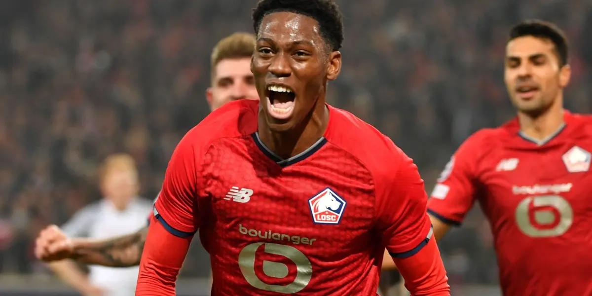 El presente que vive el delantero francés es alucinante y desde el Madrid quieren que siga de esa manera, por lo que buscarán cerrar cuanto antes a Jonathan David el siguiente mercado de pases.