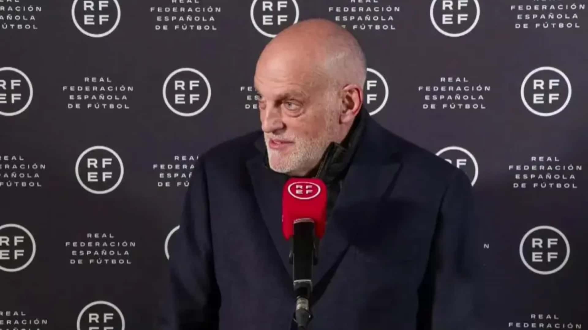 El presidente de La Liga ha aclarado su postura sobre el tema a Ancelotti a través de un tweet