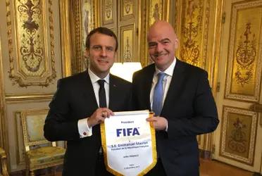 El presidente francés y un insólito pedido a Mbappé.