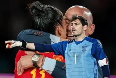 El presidente de la Real Federación Española de Fútbol tuvo un episodio polémico con una de las jugadoras campeonas del mundo con España.