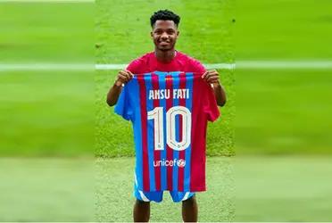 El producto de La Masía fue designado como el jugador que portará el mítico dorsal número “10” que utilizaron Ronaldinho y Messi en estos últimos 20 años. Conocé a Ansu Fati.