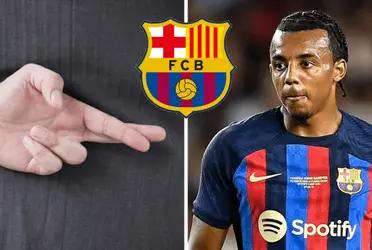 El prometedor defensor francés no jugaría ante Rayo Vallecano porque el Barcelona habría decidido no inscribirlo